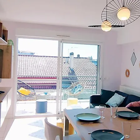 Apartment Le 5 Sud Piscine Parking Wifi Anglet