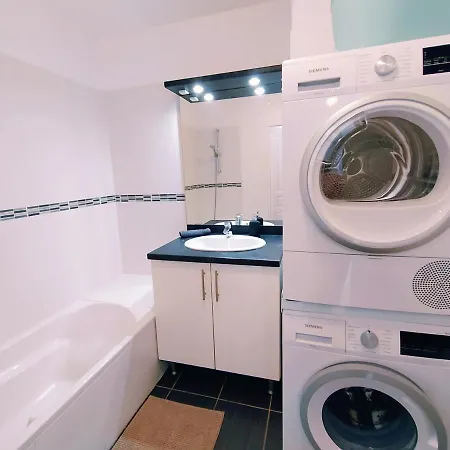 Apartment Le 5 Sud Piscine Parking Wifi Anglet